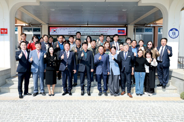 캄보디아 경제사절단, 금산군 인삼산업 등 선진농업 현장 방문